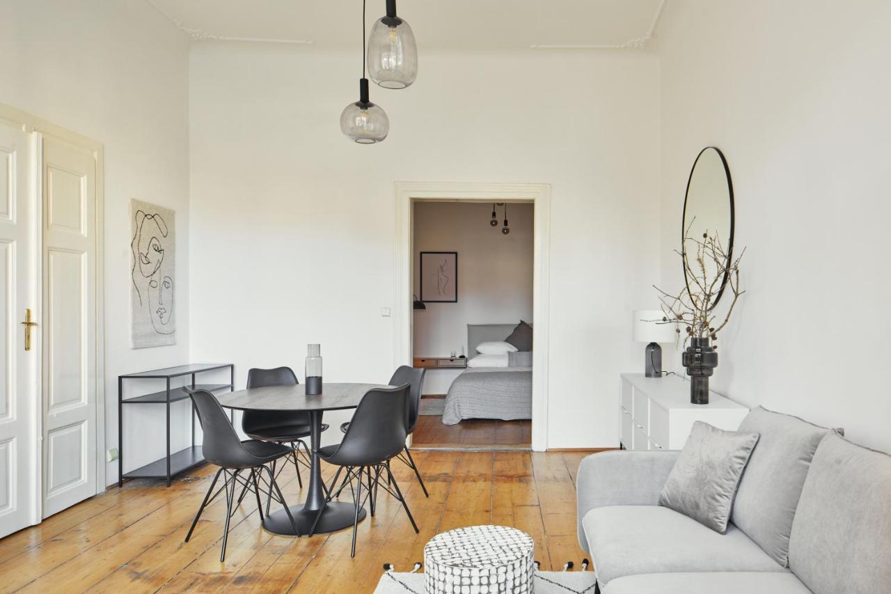 Contemporary On Old Town Square By Days * Praga