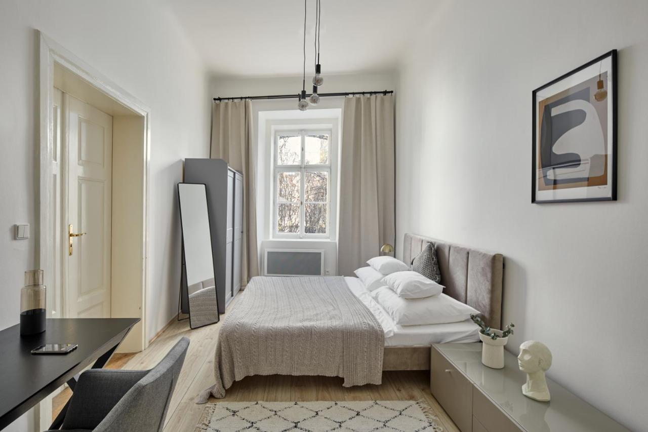 Contemporary On Old Town Square By Days Praga